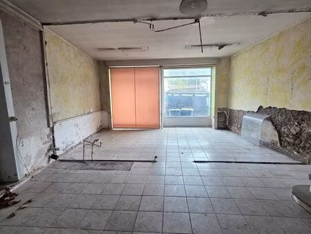 local commercial 90 m²