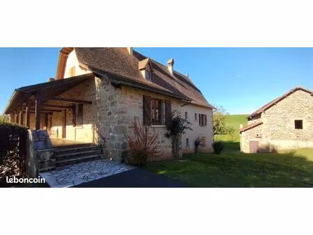 propriété 10 pièces 327 m²