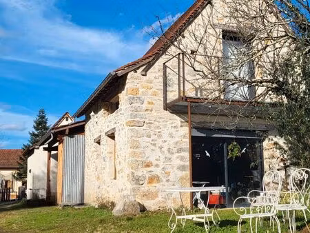 maison + dépendances dans la vallée du lot