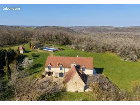 maison 9 pièces 260 m²