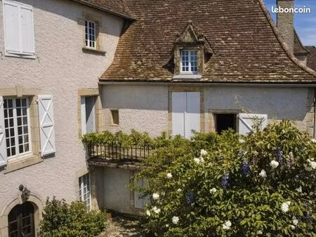 maison 13 pièces 425 m²