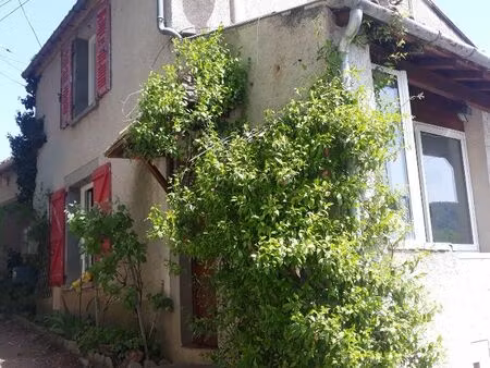 maison avec parking à louer à douelle