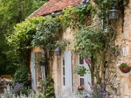 cherche petite maison secteur figeac