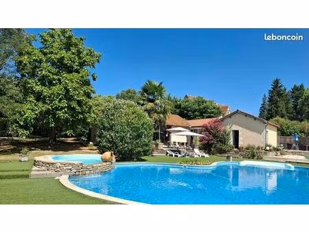 propriété 15 pièces 319 m²