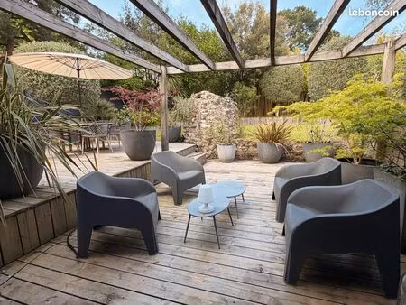 maison de charme avec jardin et terrasses – calme  verdure et volumes – à 2 pas de nantes
