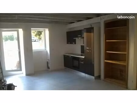 appartement t3 avec terrain et stationnement