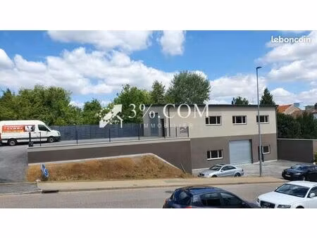 local d'activité 115 m²