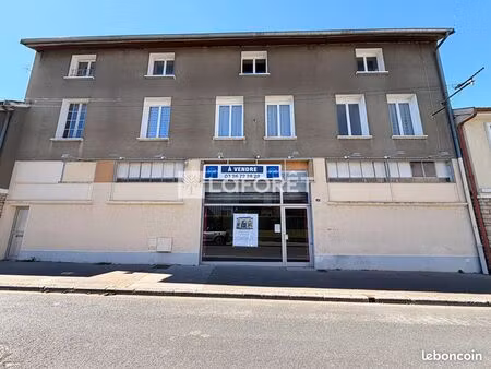 immeuble 21 pièces 552 m²