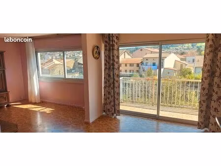 appartement t4 avec balcon et vue