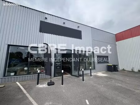 local commercial 630 m² reims