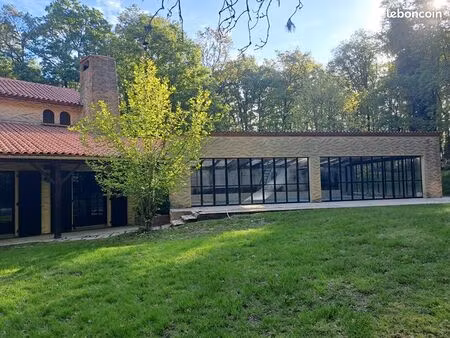 propriété 4 pièces 181 m²