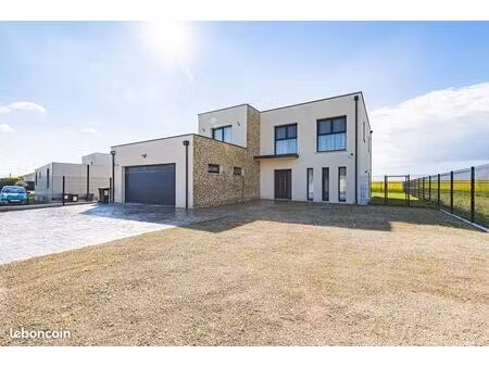 maison 7 pièces 199 m²