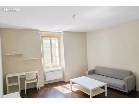 appartement t2 meublé et rénové à louer centre ville segré