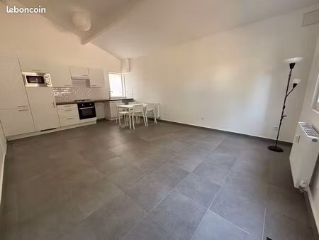 grand t3 meublé à quelques pas de la plage du cormier