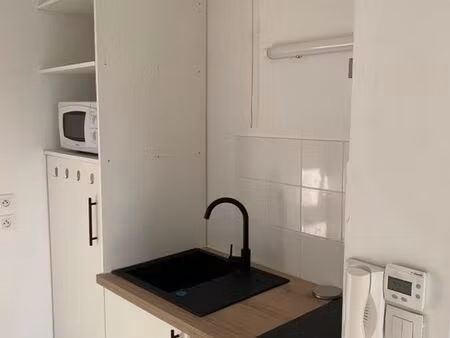 studio vue mer + place de parking privée