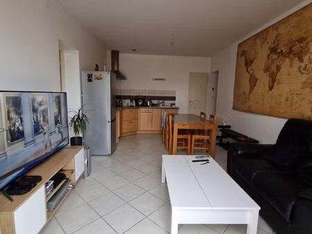 loue appartement t2 très bon état st martin de la place à 10mn saumur  doué  longué  beauf