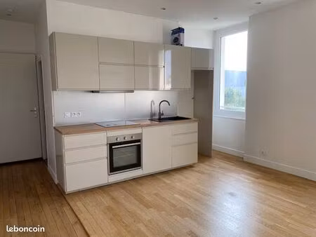 bel appartement t3 rénové d'environ 55 m2