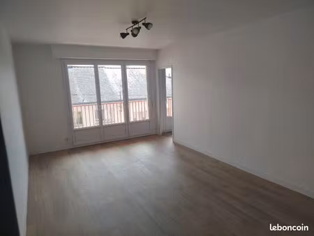 appartement t3 non meublé 68m2  entièrement rénové  balcon plein sud  ascenseur et garage 