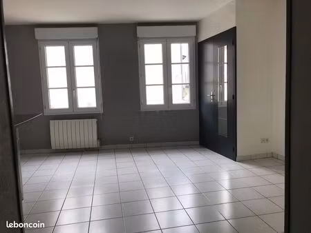 a louer studio saumur proche gare