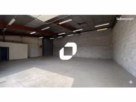 local industriel 646 m²