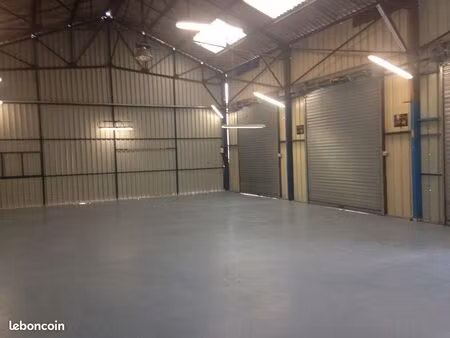box 1 200m2 / plusieurs locaux de disponible de 60 à 200 m3