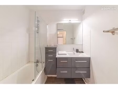 t1 à louer 800e charges comprises