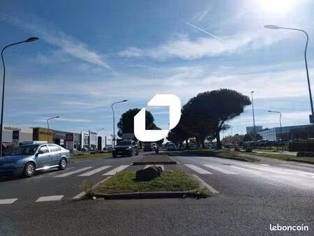 local commercial 300 m²