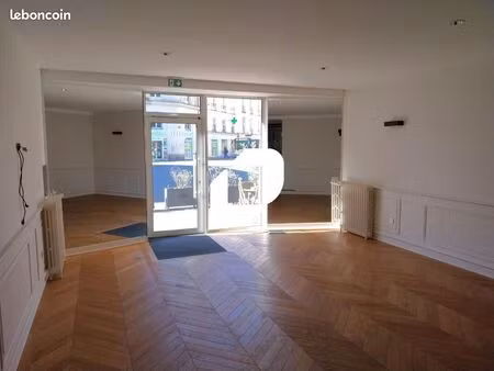bureau 208 m²