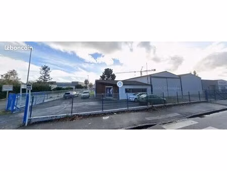 location batiment industriel 644 m2 sur 2200 m2 de terrain zone industrielle belle étoile 