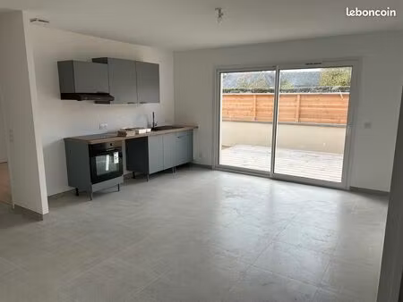 maison neuve à louer – disponible à partir du 1er juin