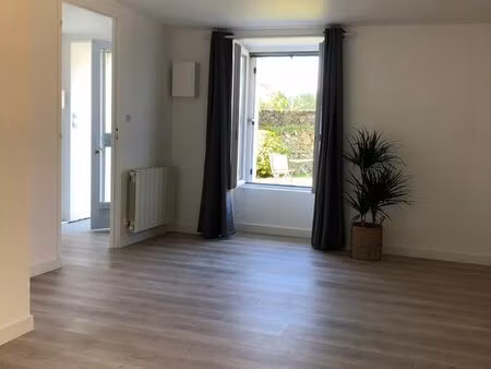 charmant t2 donnant sur jardin