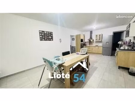 immeuble 274 m² virecourt