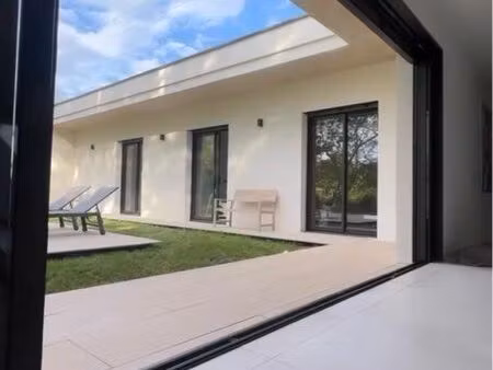 maison contemporaine plain-pied 138 m² – 3 chambres – prestations haut de gamme – 358 000