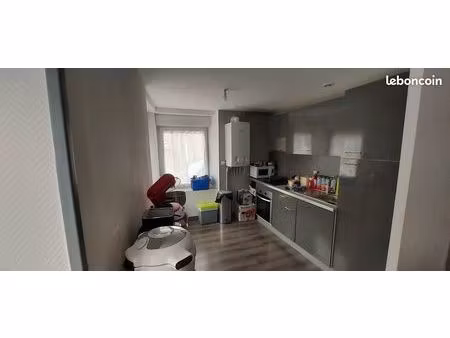 f2 rénové lumineux au calme