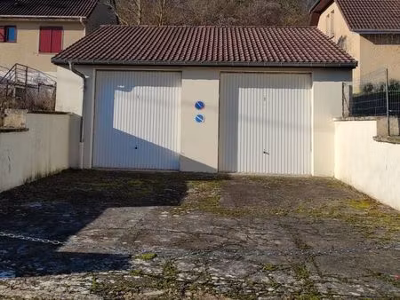 grand garage double à louer