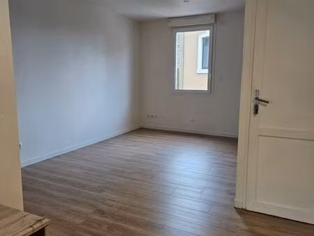 duplex - centre ville laval