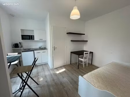 studio étudiant (2) proche gare 16 m2 neuf équipé