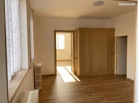 appartement rdc 62 m2  calme  une chambre  est-sud-ouest. entièrement rénové. joudreville