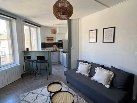 t2 meublé lumineux – hyper centre nancy (grande rue) – 690 hc