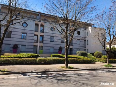 thionville grand 2 pièces avec parking