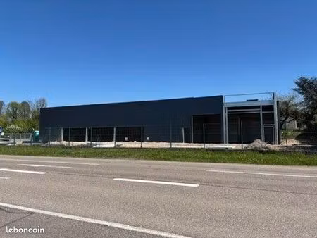 location dépôt neuf 525 m²