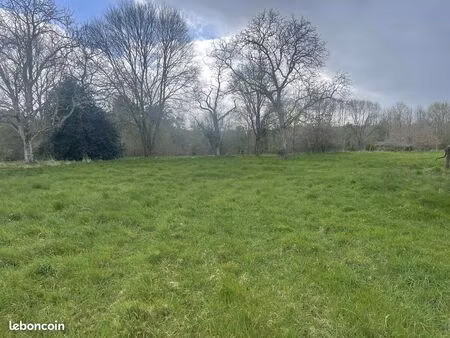terrain constructible 1 322m²
