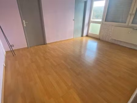 f2 ascenseur et balcon proche centre ville