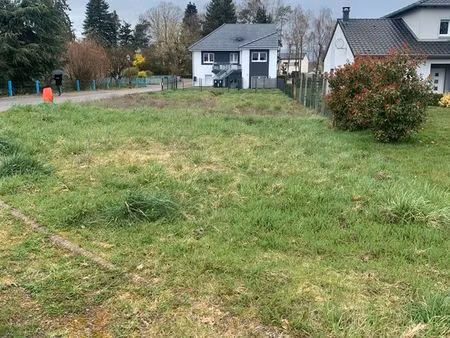 vends terrain à bâtir