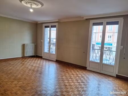 a louer grand appartement