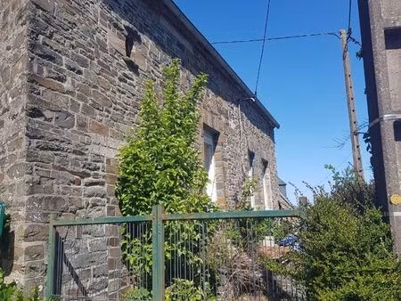 maison en pierre avec garage sur terrain clos beauchamps