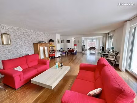 appartement 3 pièces 121 m²