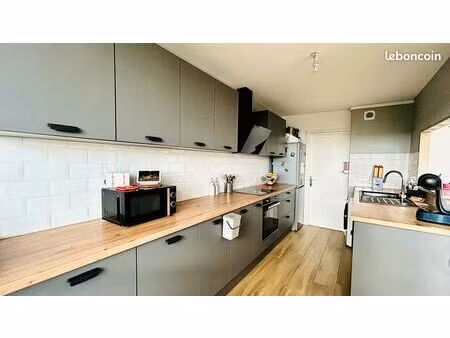 appartement 72 m² rénové avec terrasse – 122 000