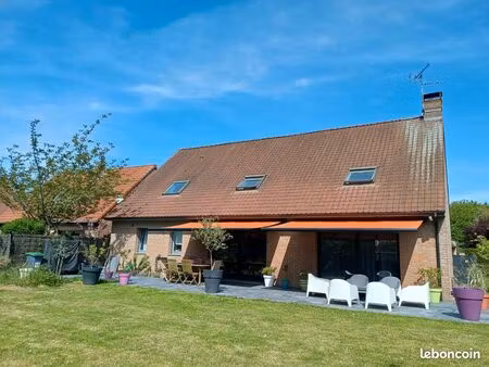 maison individuelle grand jardin