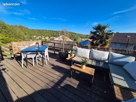 maison rénovée avec terrasse  jardin et vue dégagée
